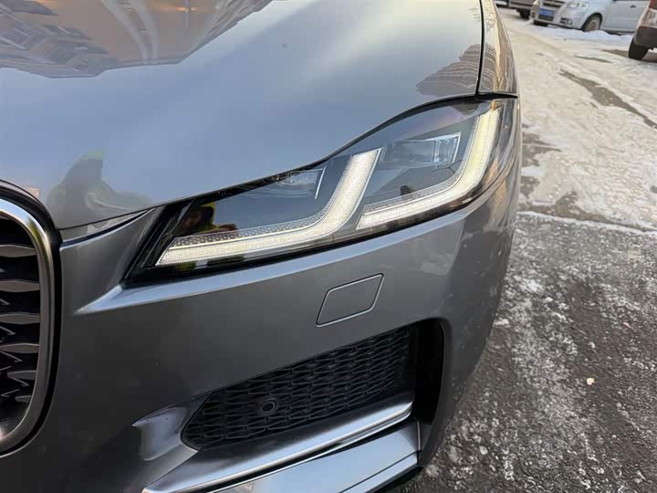 Фото 3 - Jaguar F-Pace