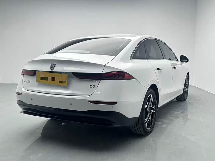 Фото 11 - Roewe D7