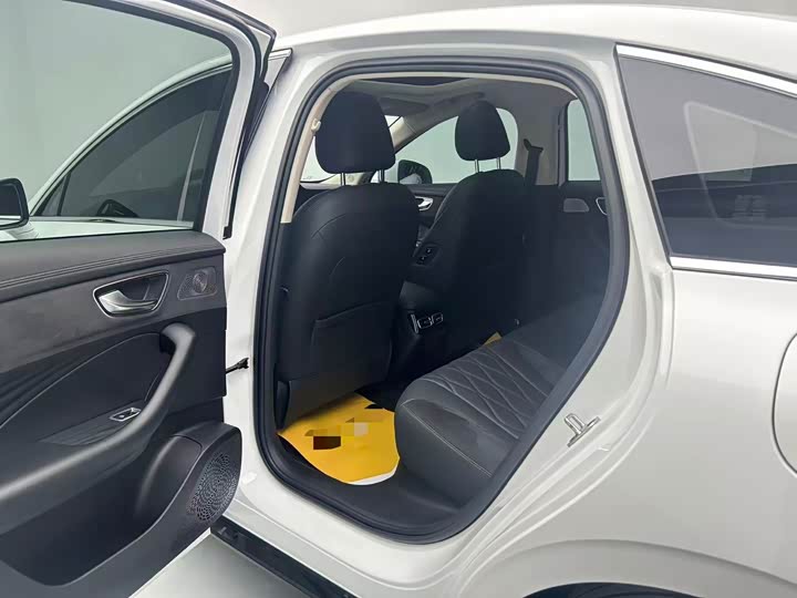 Фото 16 - Roewe D7