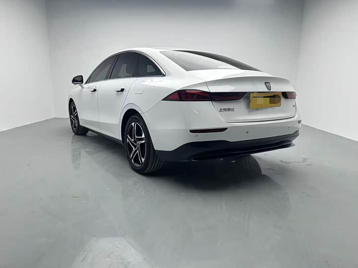 Фото 7 - Roewe D7