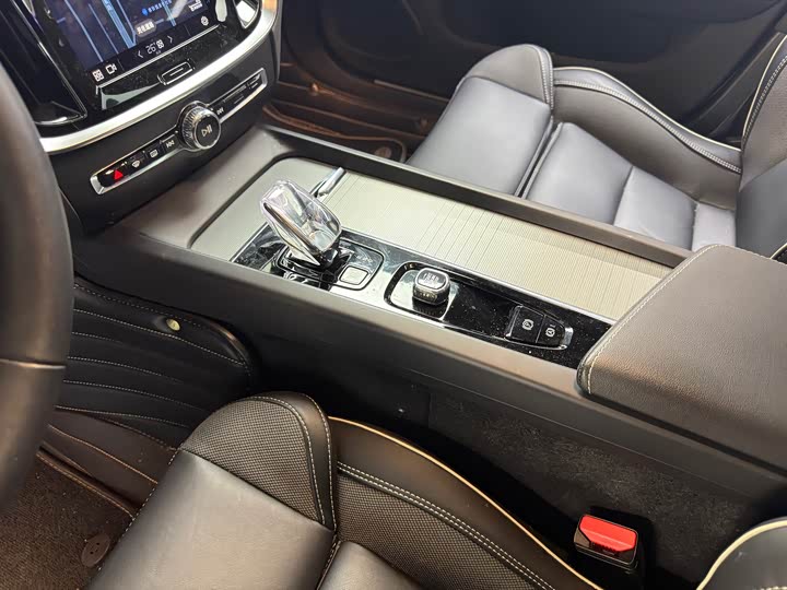 Фото 13 - Volvo S60