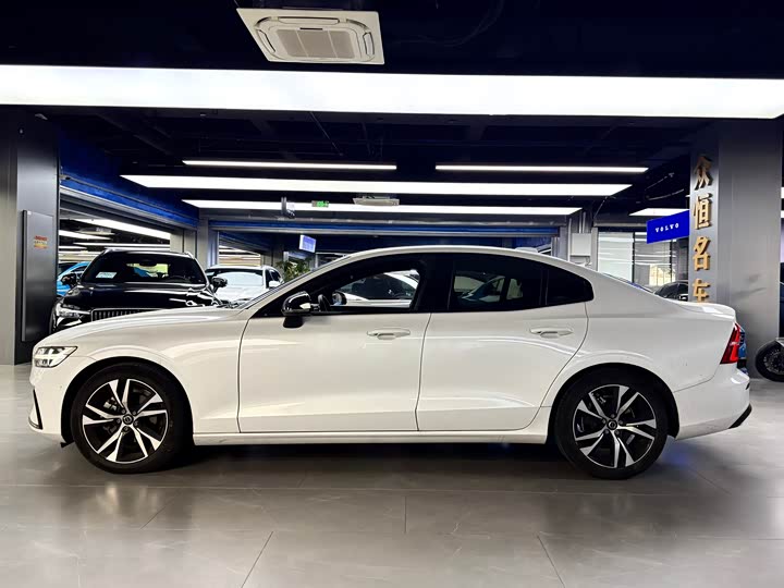 Фото 3 - Volvo S60