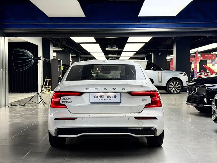 Фото 5 - Volvo S60