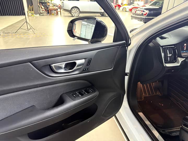 Фото 6 - Volvo S60