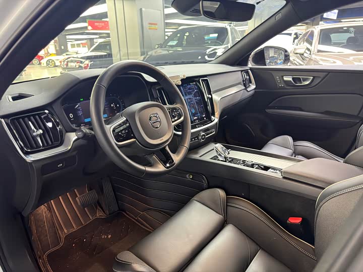 Фото 7 - Volvo S60