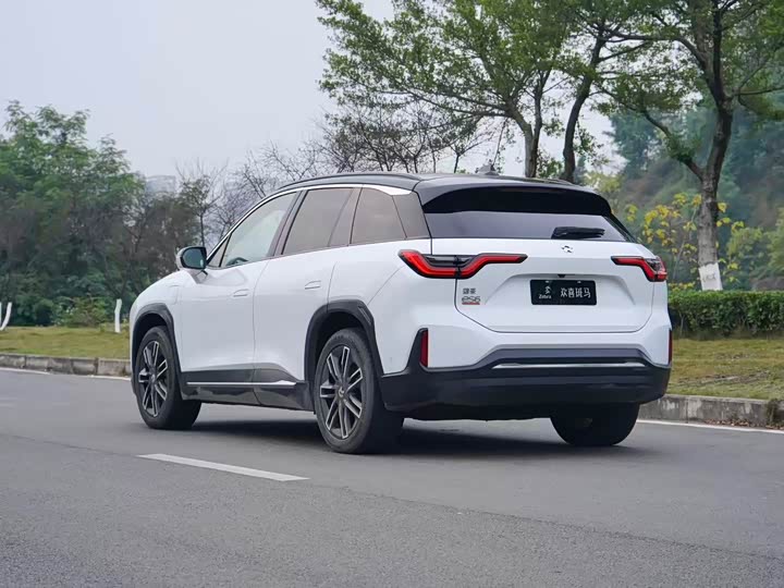 Фото 4 - Nio ES6