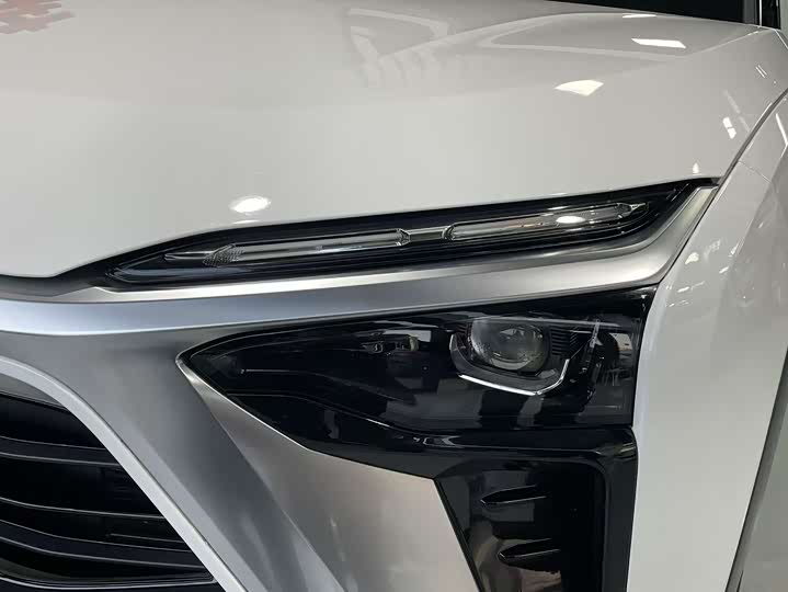 Фото 3 - Nio ES8