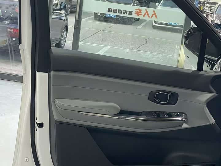 Фото 5 - Nio ES8