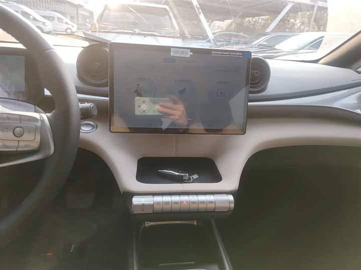 Фото 13 - BYD Dolphin