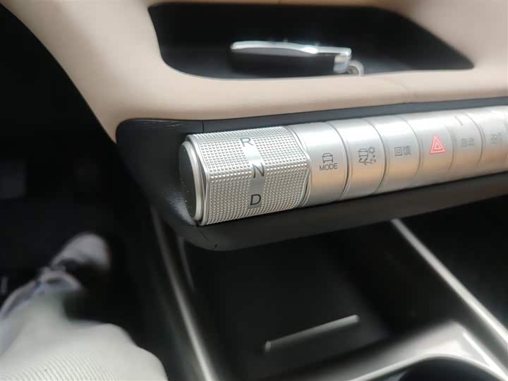 Фото 14 - BYD Dolphin