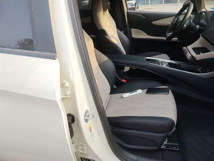 Фото 25 - BYD Dolphin