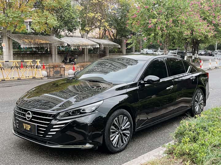 Фото 2 - Nissan Teana