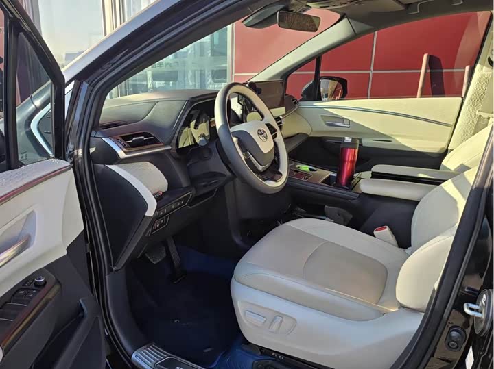 Фото 5 - Toyota Sienna