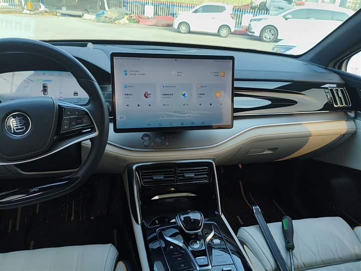 Фото 13 - BYD Tang Hybrid/EV