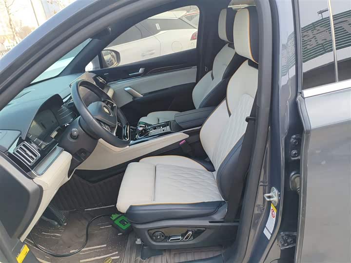 Фото 15 - BYD Tang Hybrid/EV