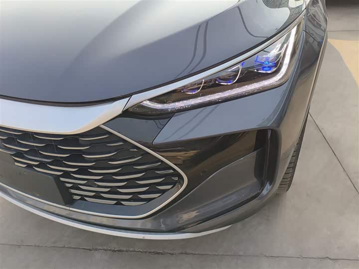 Фото 24 - BYD Tang Hybrid/EV