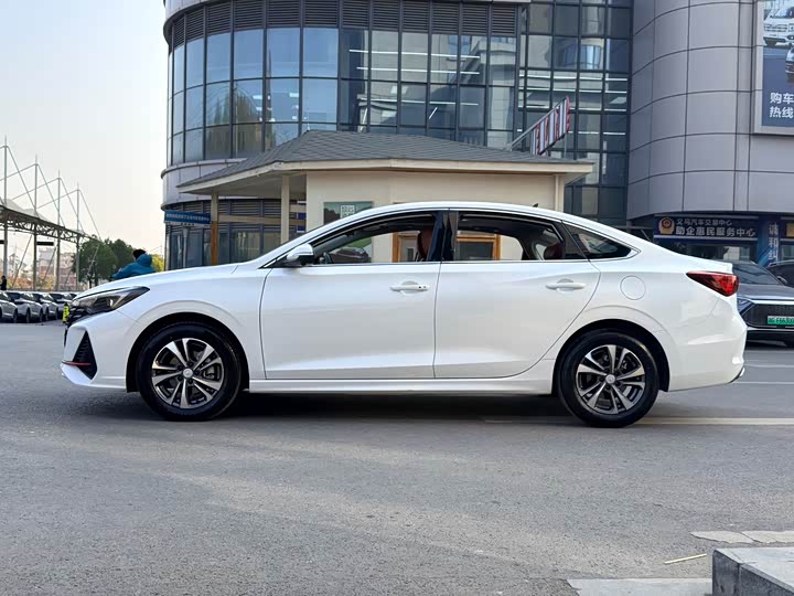 Фото 7 - Changan Eado Plus