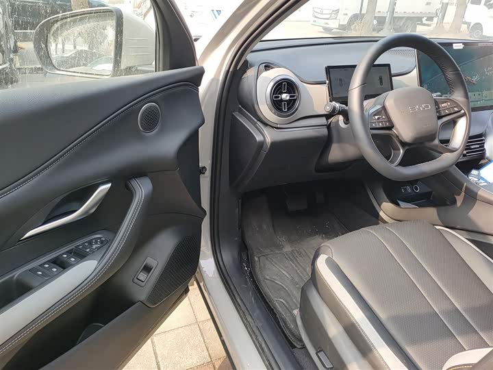 Фото 16 - BYD Sea Lion 05 DM-i Hybrid