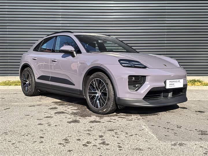 Фото 7 - Porsche Macan EV