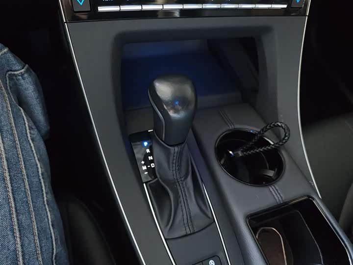 Фото 14 - Toyota Avalon