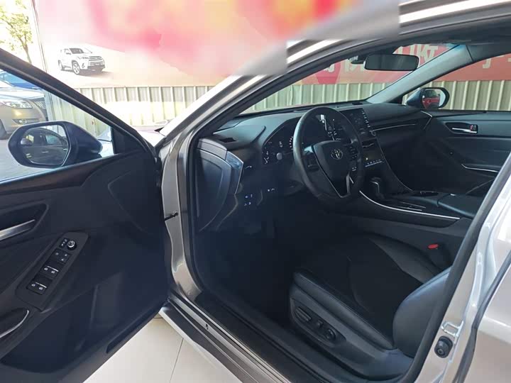 Фото 16 - Toyota Avalon