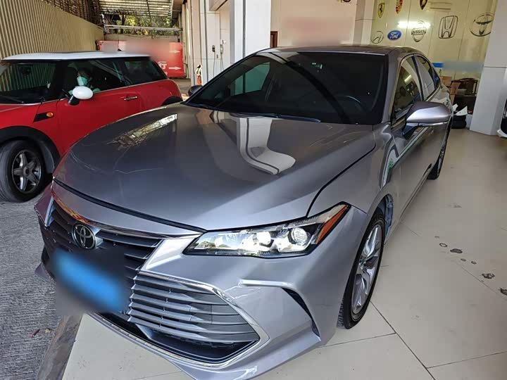 Фото 2 - Toyota Avalon