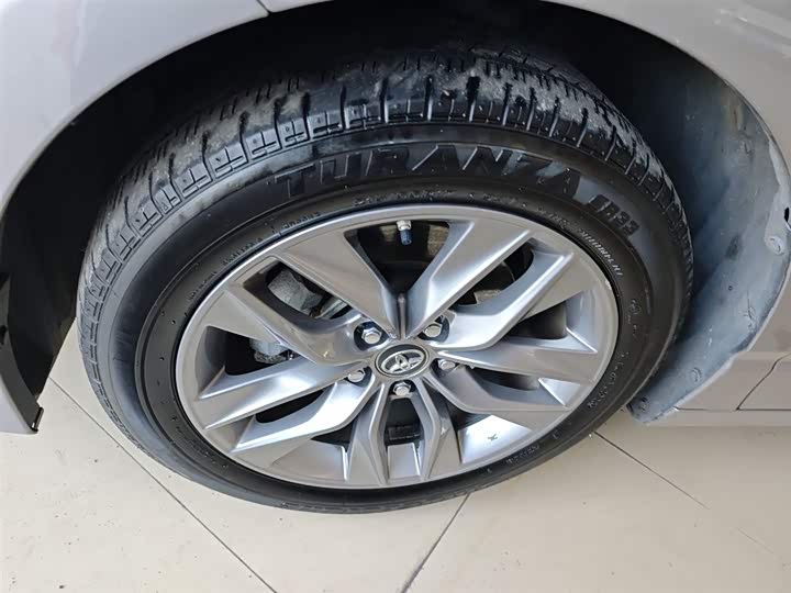 Фото 23 - Toyota Avalon