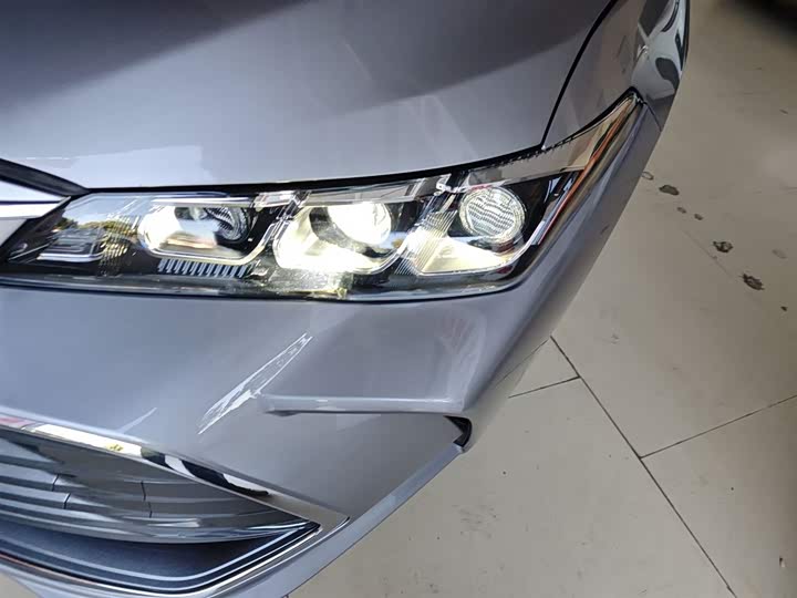 Фото 24 - Toyota Avalon