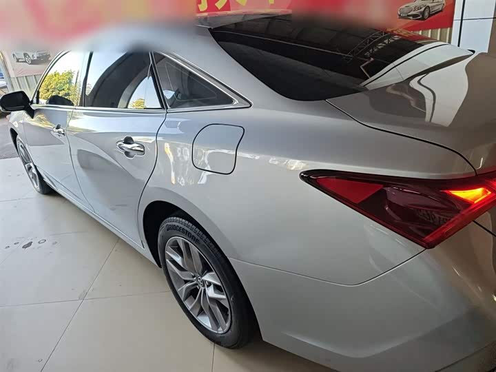 Фото 5 - Toyota Avalon