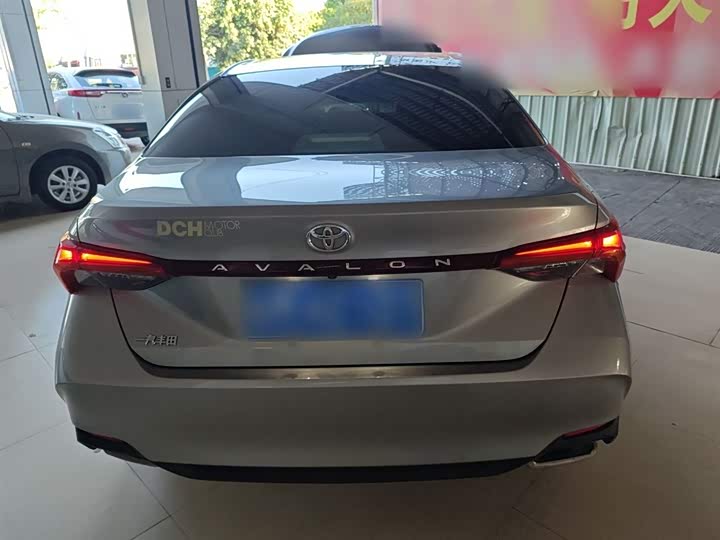 Фото 6 - Toyota Avalon