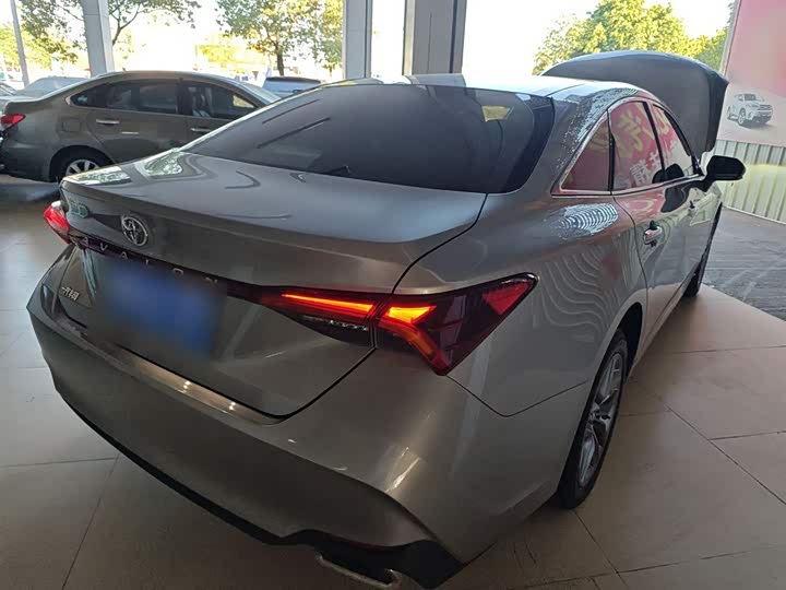 Фото 7 - Toyota Avalon