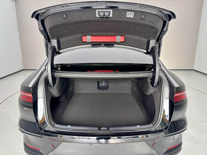 Фото 12 - BYD Han