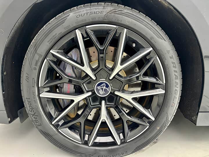 Фото 17 - BYD Han