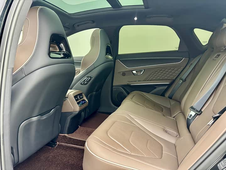 Фото 9 - BYD Han