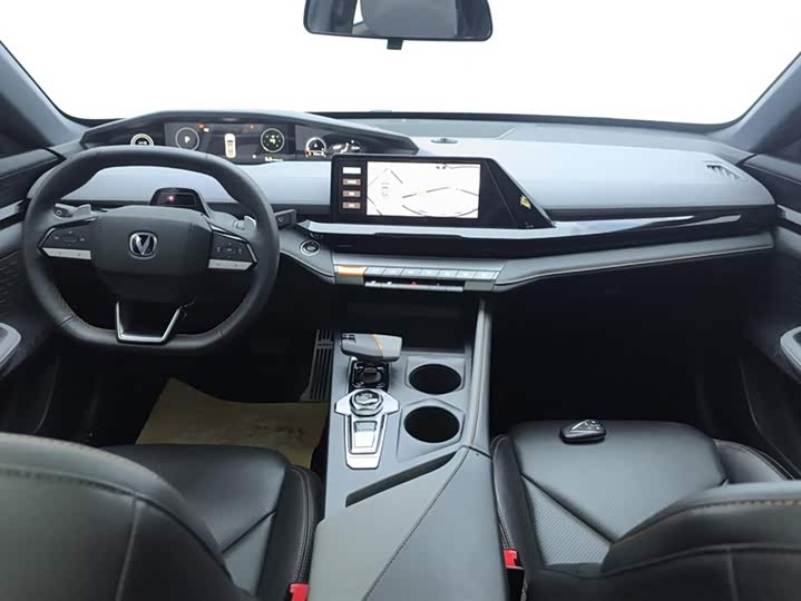 Фото 12 - Changan UNI-V