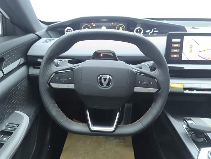 Фото 15 - Changan UNI-V