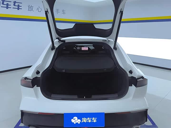 Фото 4 - Changan UNI-V