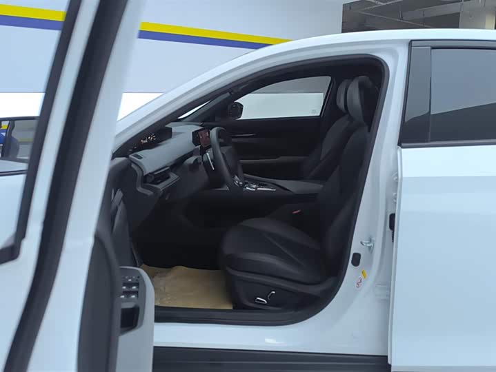 Фото 9 - Changan UNI-V