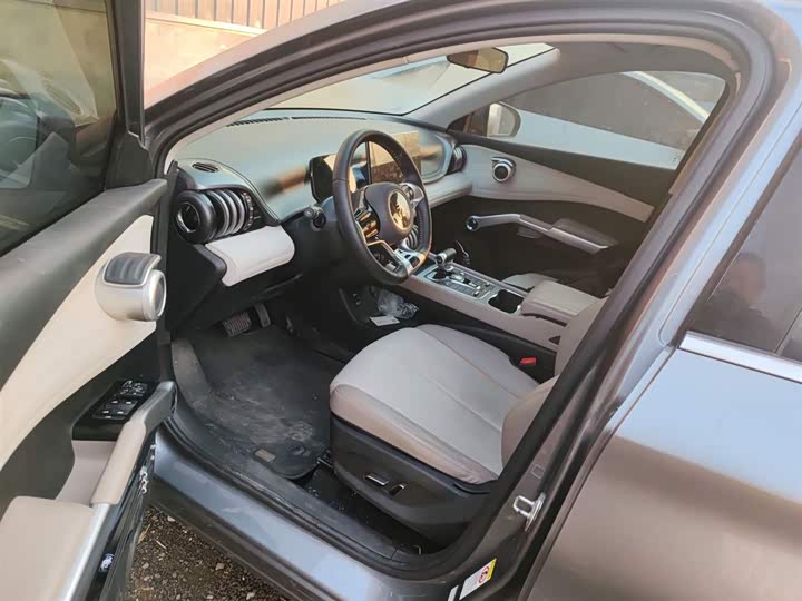 Фото 15 - BYD Yuan Plus