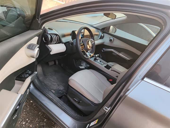 Фото 16 - BYD Yuan Plus