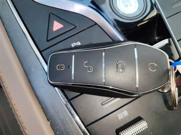 Фото 9 - BYD Yuan Plus