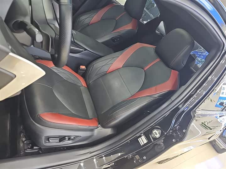 Фото 15 - Toyota Avalon