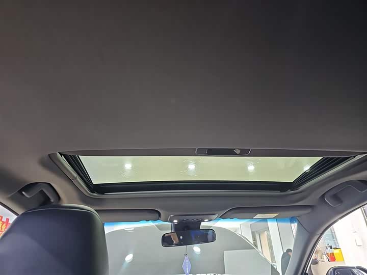 Фото 18 - Toyota Avalon