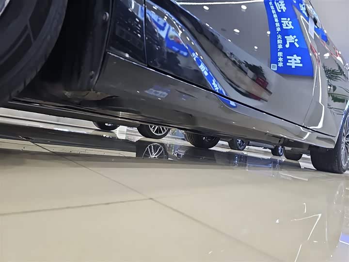 Фото 22 - Toyota Avalon