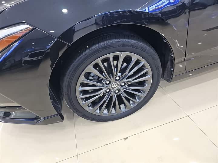 Фото 23 - Toyota Avalon