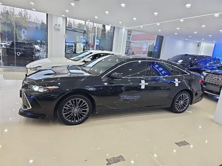 Фото 5 - Toyota Avalon