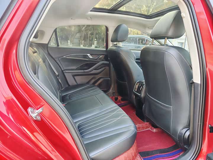 Фото 13 - Bestune B70