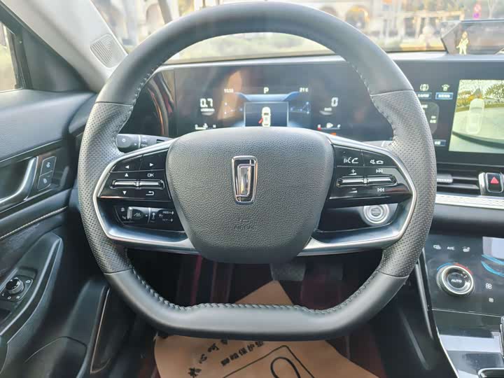 Фото 7 - Bestune B70