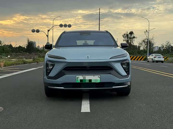 Фото 2 - Nio ES6