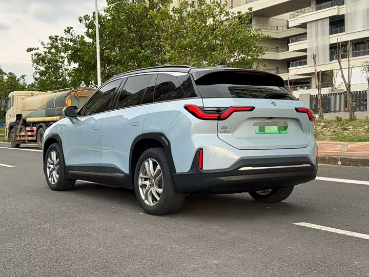 Фото 6 - Nio ES6